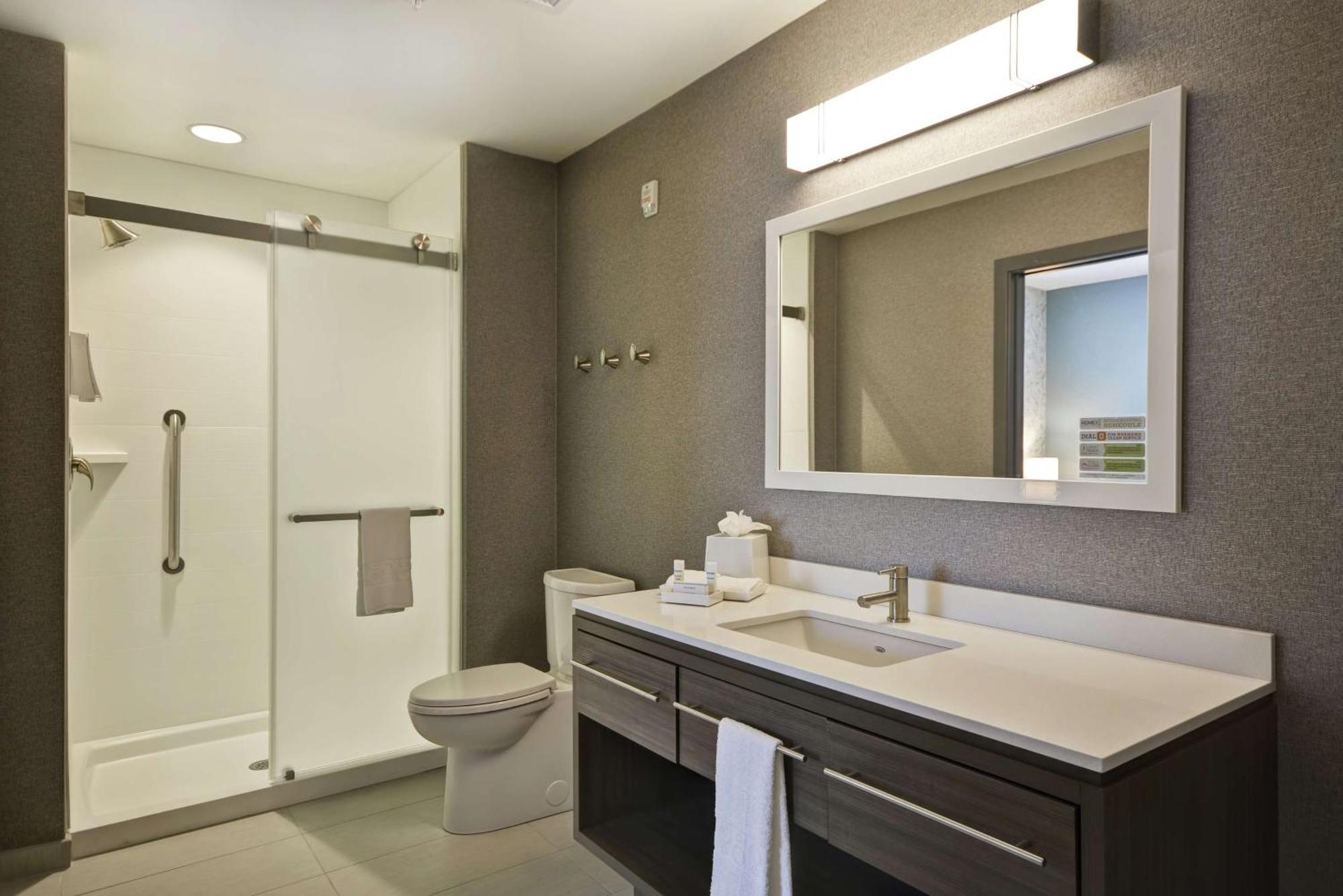 Home2 Suites By Hilton Queensbury Lake George Exteriér fotografie