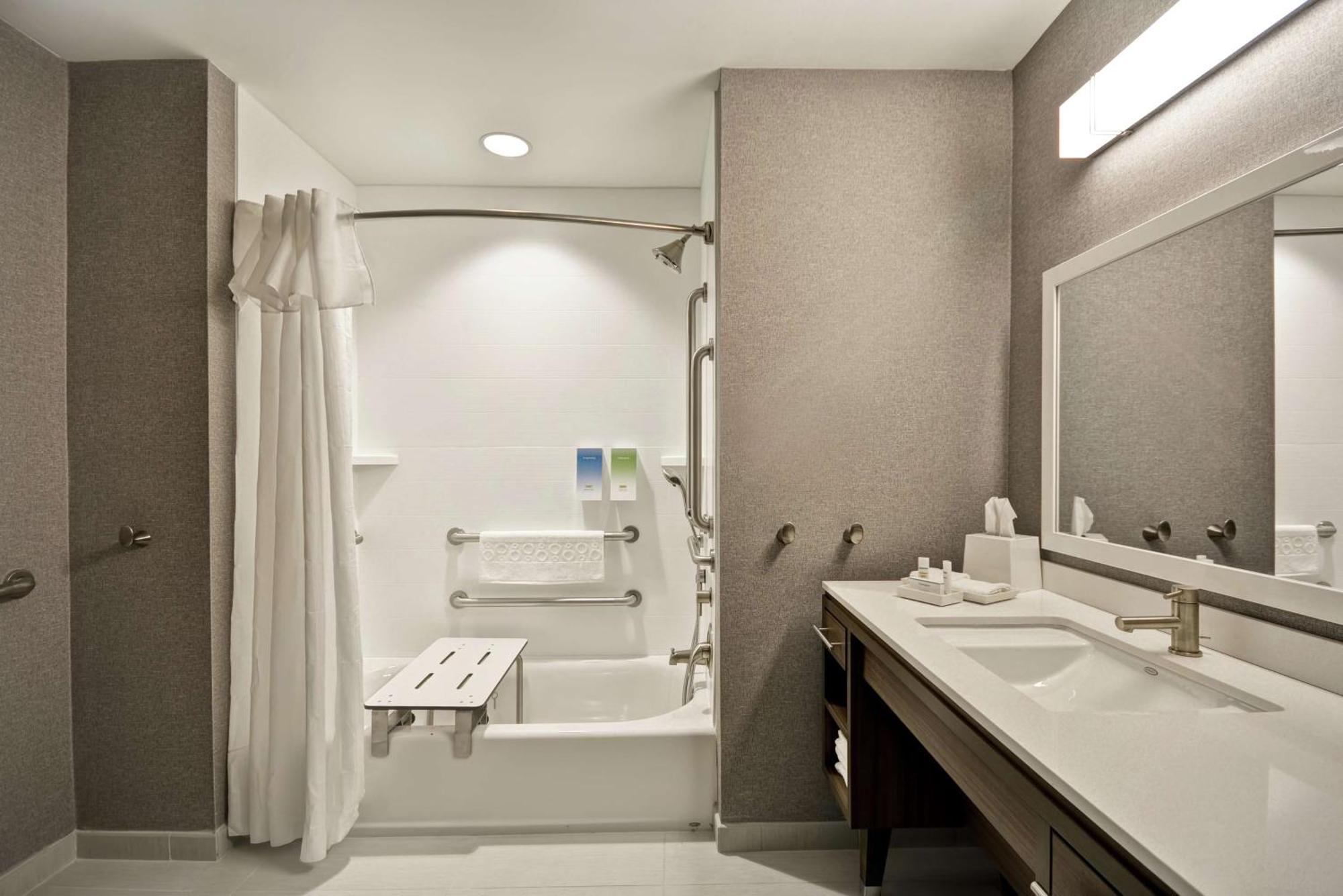 Home2 Suites By Hilton Queensbury Lake George Exteriér fotografie